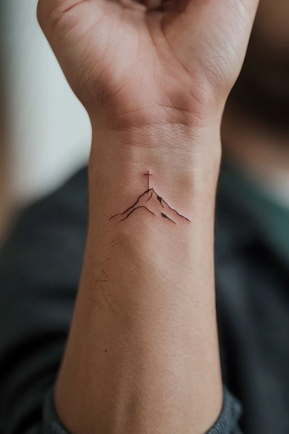 Small Wrist Cross Tattoo for Men – Chic Design Ideas