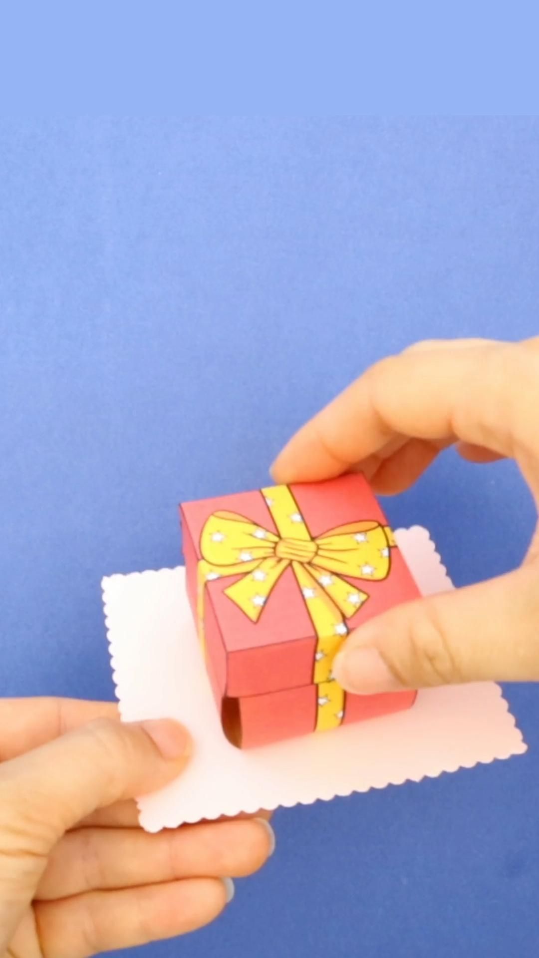 Christmas pop-OUT craft with Baby Jesus